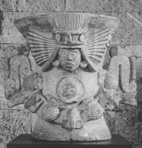 Der Maisgott der Azteken als Rächergefäß aus Keramik