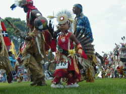 Powwow: Bild von Sonny und Ron von www.navajocrafts.net. Danke.